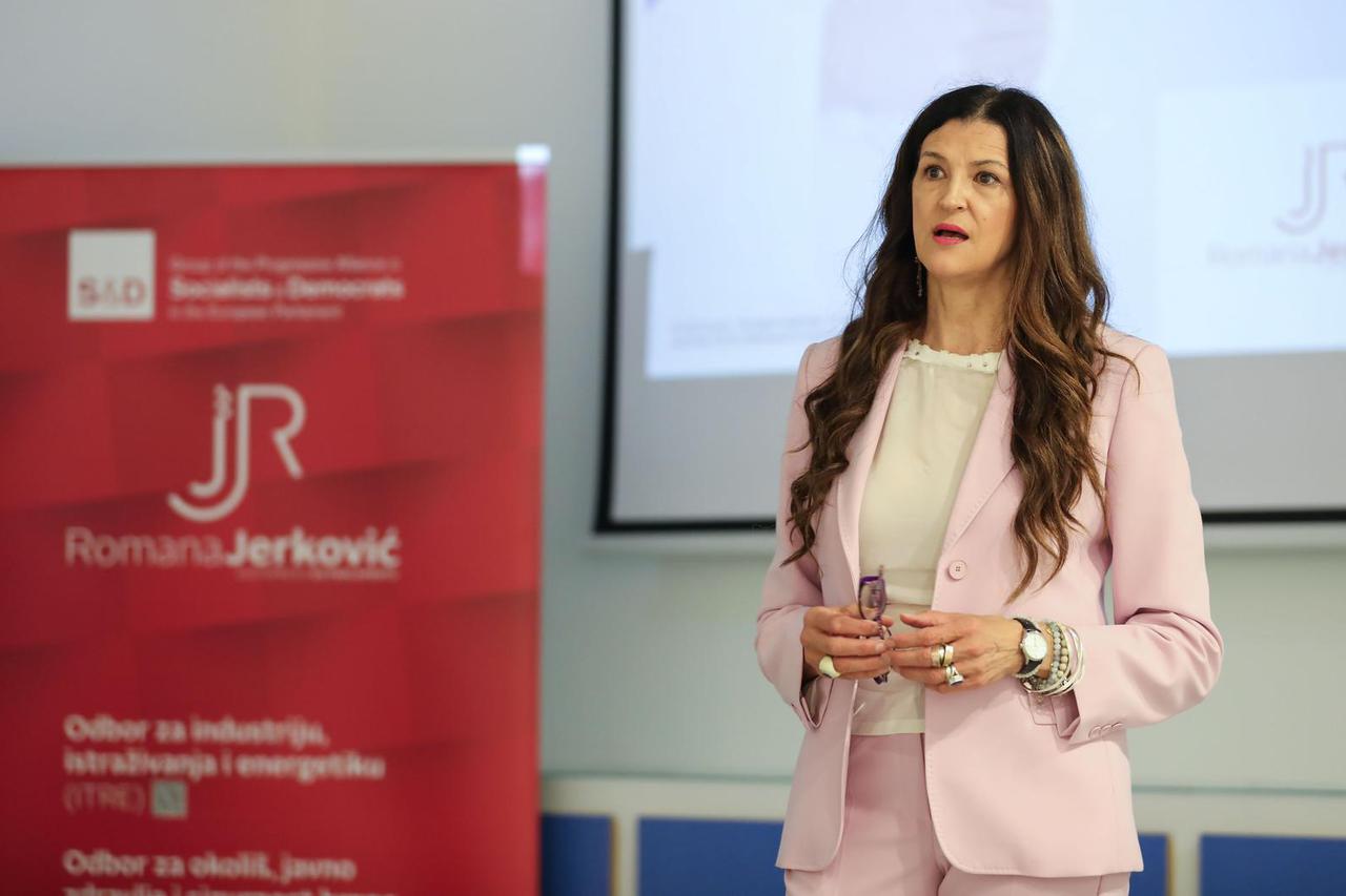 Zagreb:  Zastupnica u Europskom parlamentu Romana Jerković održala je konferenciju za medije 
