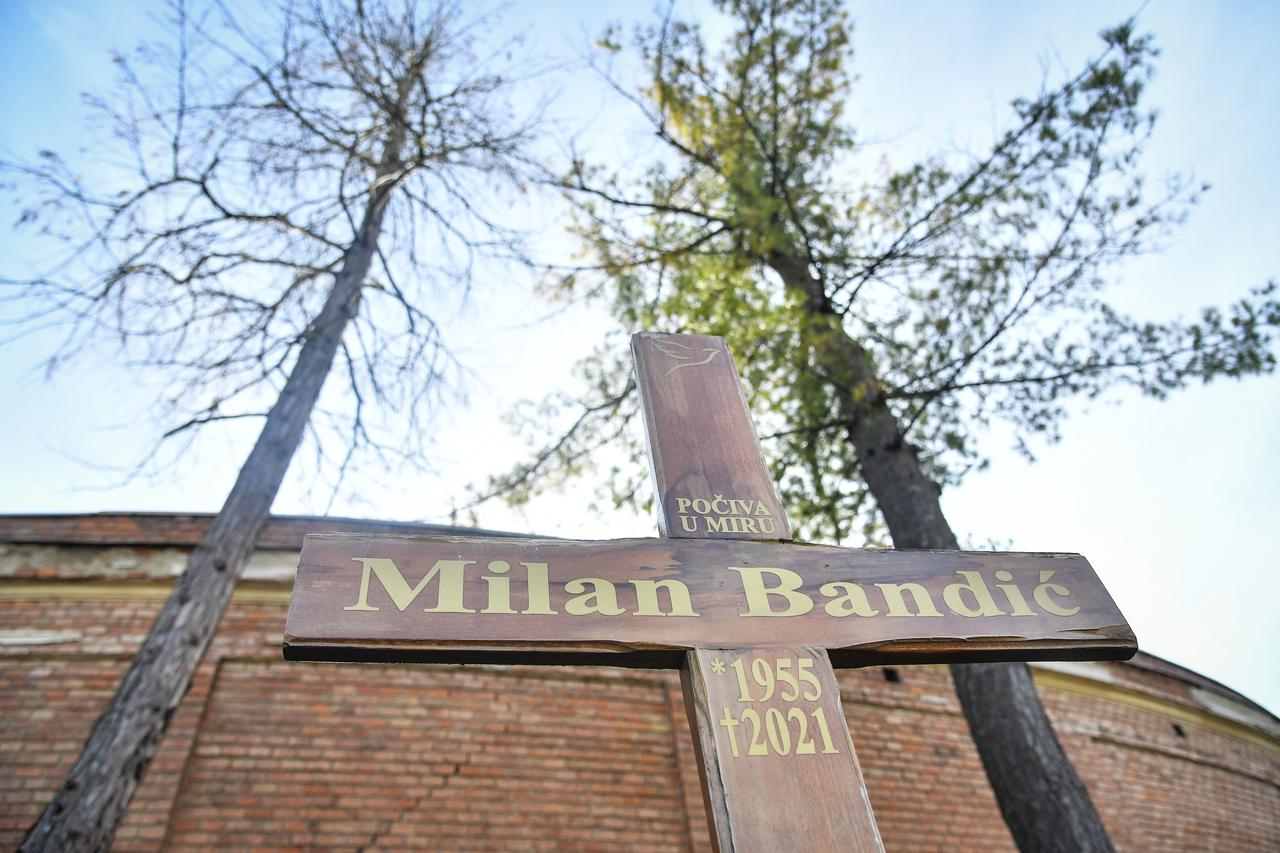 Zagreb: Grob Milana Bandića na Mirogoju