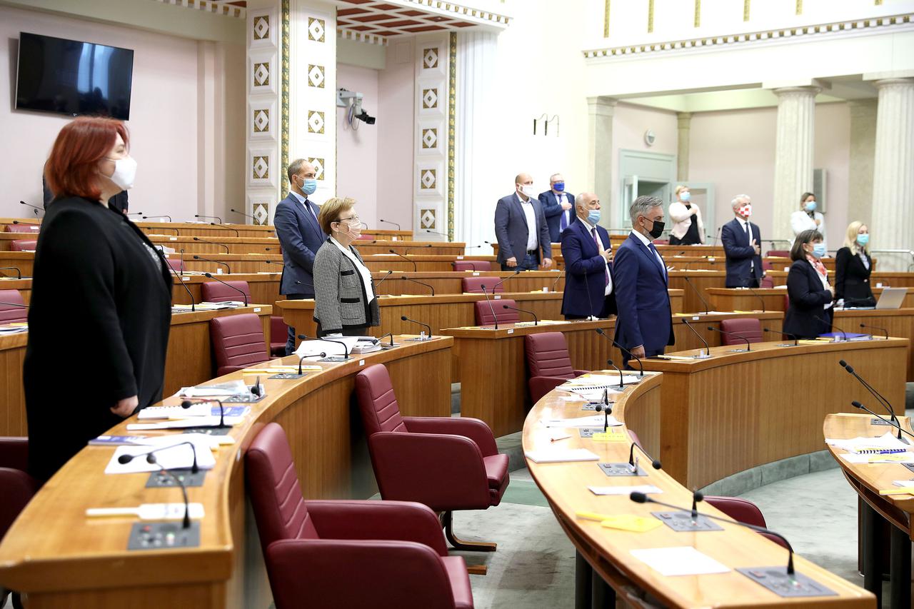 Zagreb: Prije početka sjednice zastupnici su obilježili obljetnicu odluke Sabora o neovisnosti Hrvatske