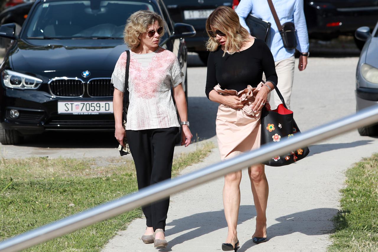 Slađana Novoselnik i odvjetnica Doris Košta pri dolasku na jedno od ročišta na Županijskom sudu u Splitu