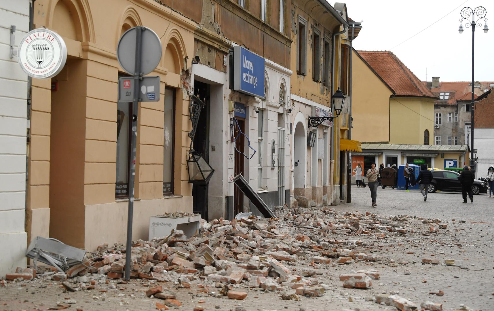 22.03.2020., Zagreb - Ostecenja u centru Zagreba nakon potresa jacine 5.3. po Richteru. Photo: Marko Lukunic/PIXSELL