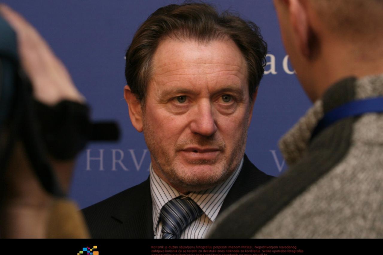 'radosevic_pxl_unu_160311'
