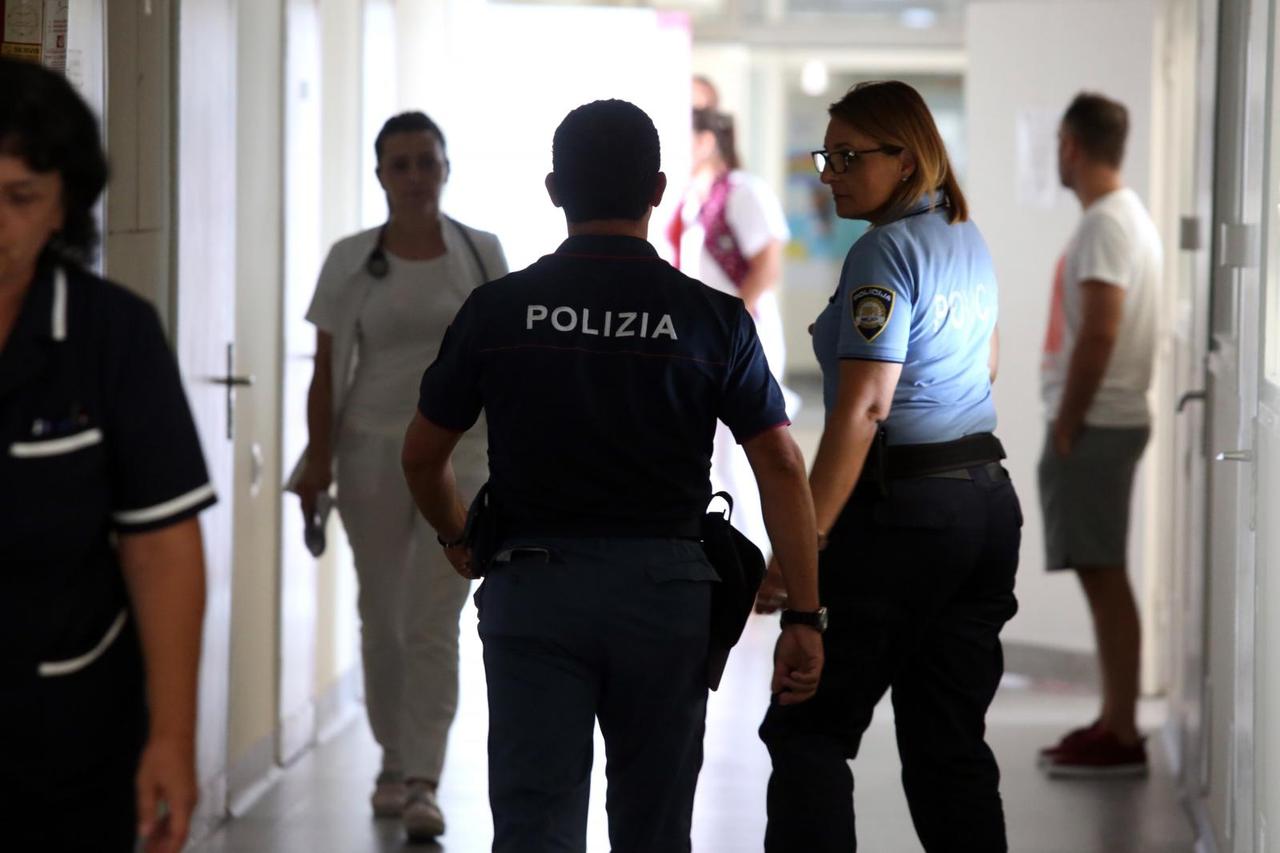 Policijski očevid na brodu Atlantia na kojem su se otrovali Talijani