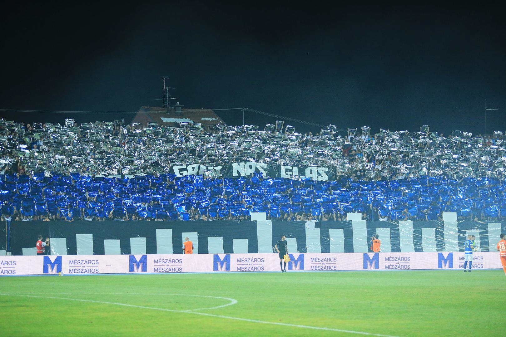 No, bez obzira na poraz njihovih nogometaša, navijači Osijeka ponovno su oduševili.