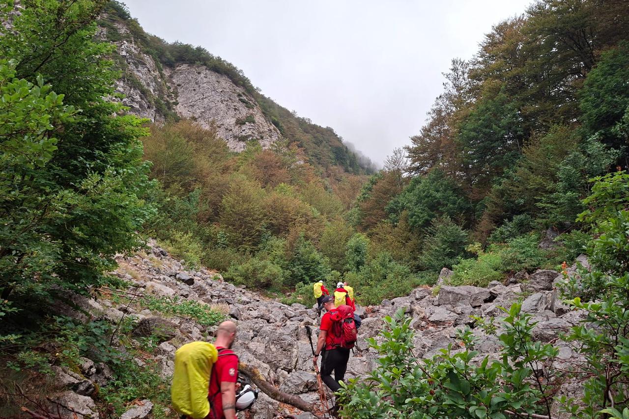 HGSS pronašao nestali zrakoplov na području Paklenice