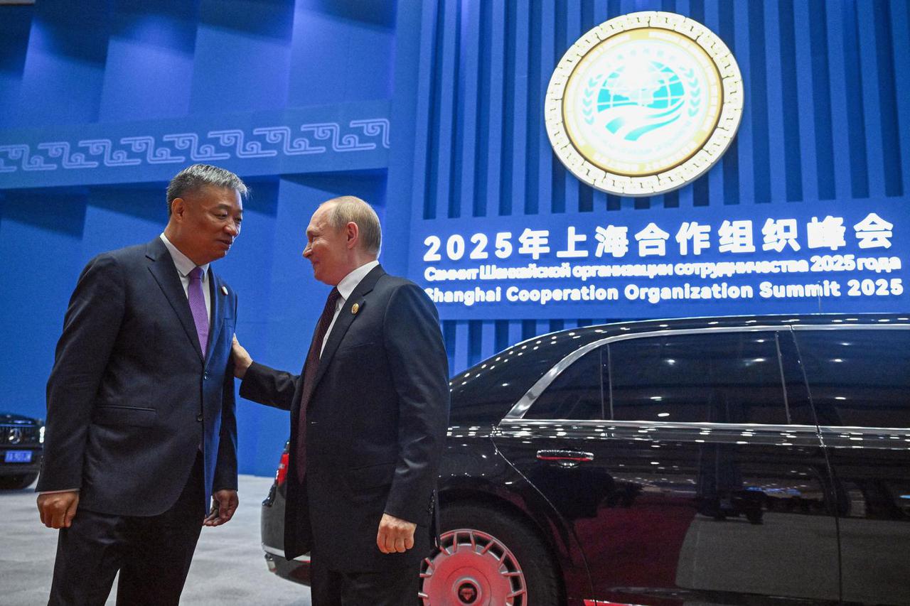 Russian President Putin arrives at ceremony welcoming heads of states at SCO summit in Tianjin