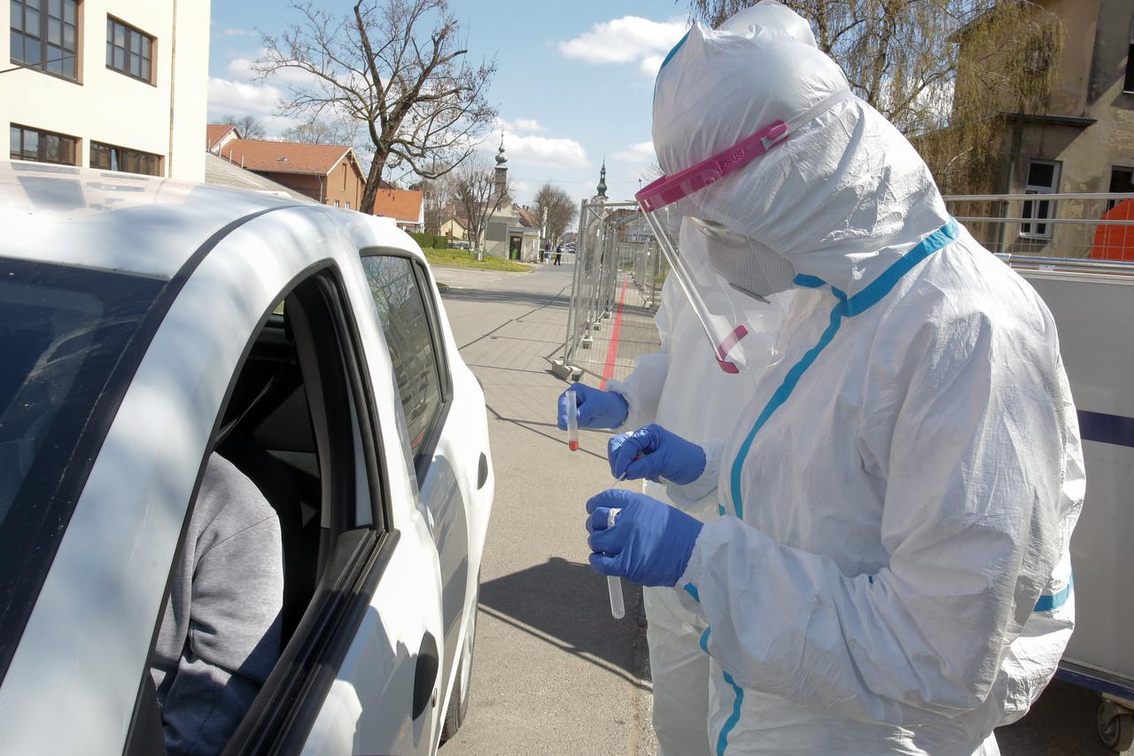 "Drive in" testiranje na koronavirus u KBC-u Osijek