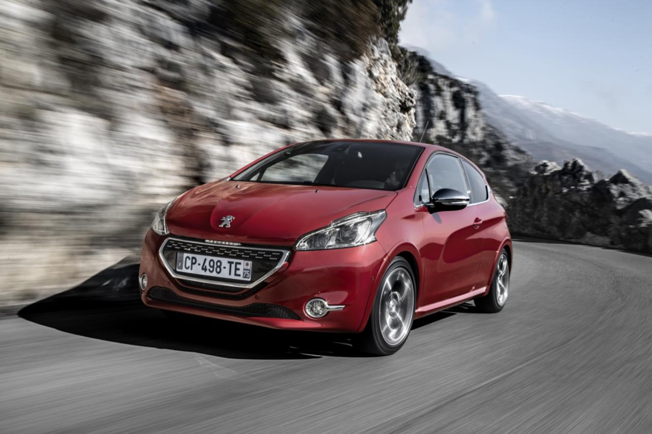 peugeot 208 gti (1)