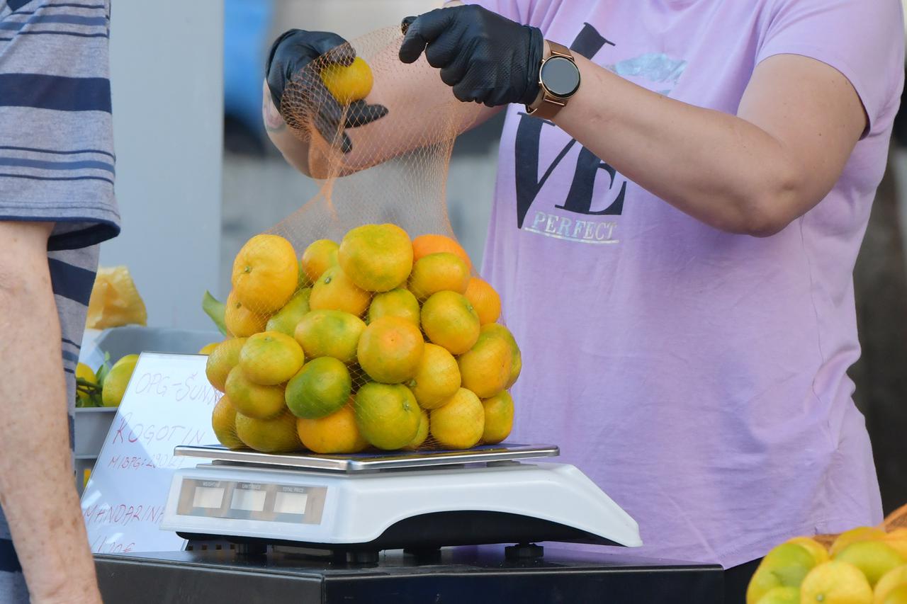 Sibenik: Zapocela prodaja domacih mandarina iz doline Neretve