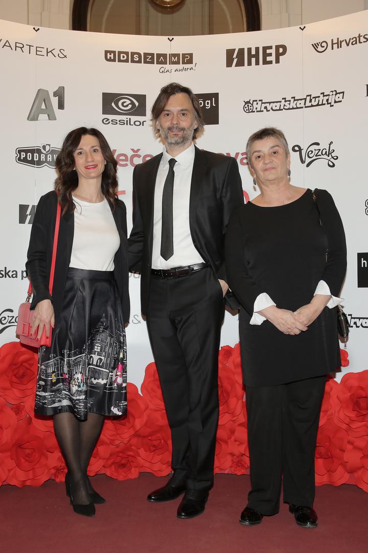 Glavni urednik Večernjeg lista Dražen Klarić s Natašom Mesarić iz agencije Zebra i Sandrom Faber iz Hogla