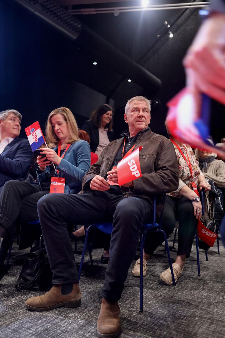 16.02.2024., Zadar - U Knezevoj palaci odrzan je skup SDP-a "Borba za dostojanstvo". politicka tajnica Mirela Ahmetovic, potpredsjednik SDP-a Ranko Ostojic Photo: Sime Zelic/PIXSELL