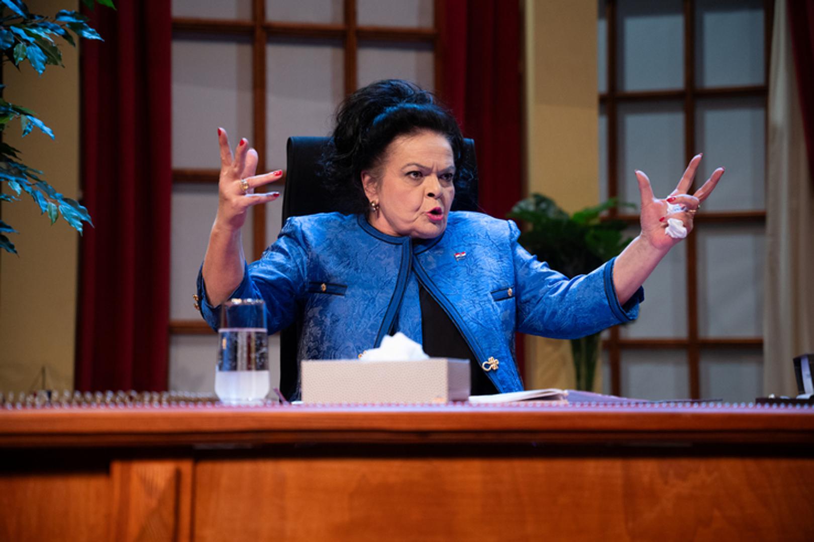 Elizabeta Kukić u predstavi glumi potpredsjednicu