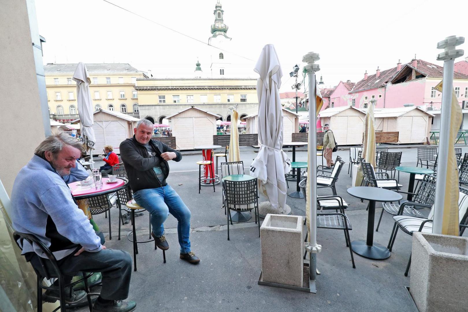 11.05.2020., Zagreb - Trznica Dolac. U trecoj fazi popustanja mjera pandemije koronavirusa medju prvima u Zagrebu otvorene su terase na trznici Dolac gdje se prema propisanim mjerama moze popiti kava i ostala pica. Photo: Sanjin Strukic/PIXSELL