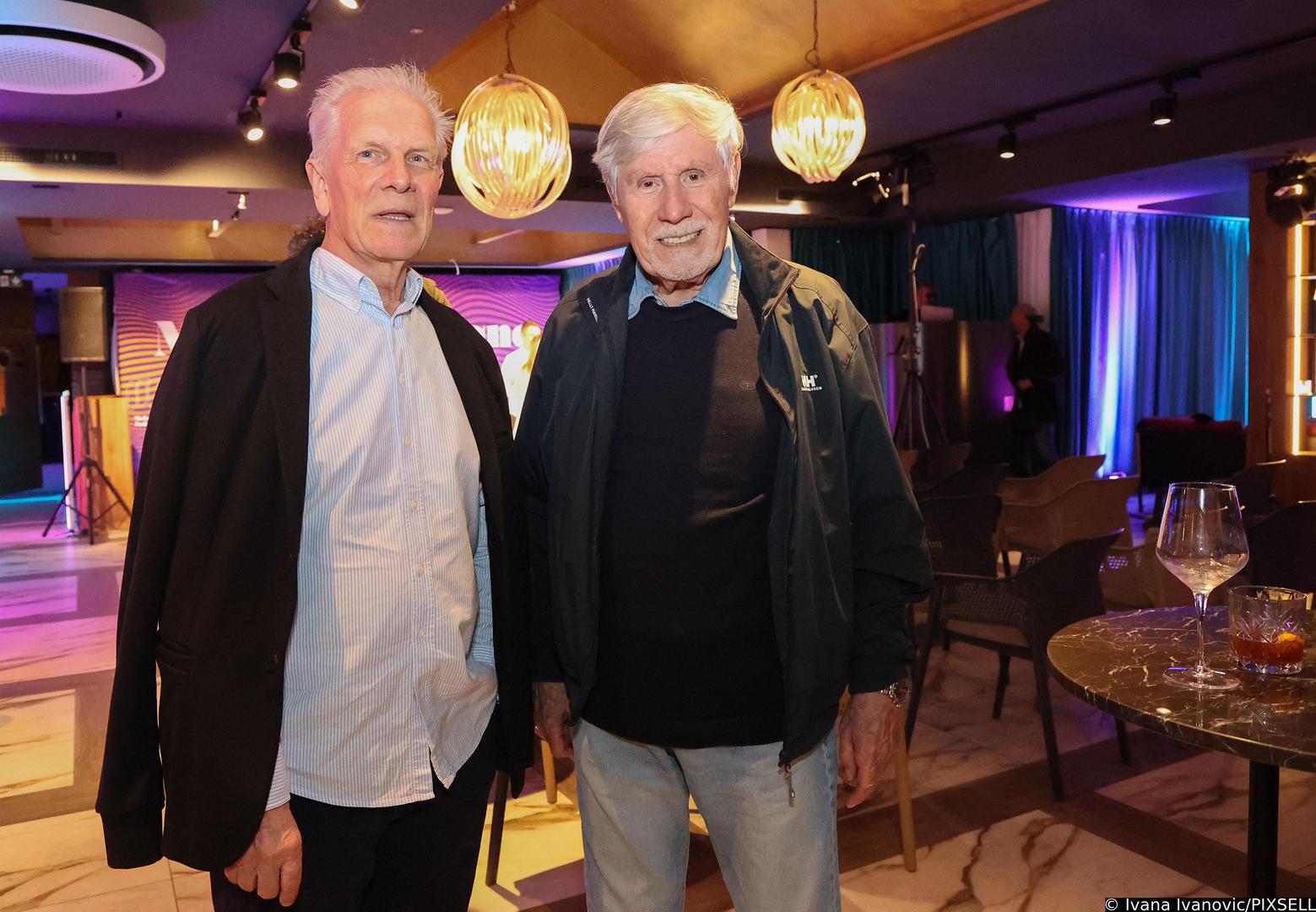 Okupljanje u restoranu "Mandrach" proteklo je u opuštenom i svečanom tonu, uz razgovore, druženje i iščekivanje još jednog glazbenog spektakla u gradu podno Marjana.