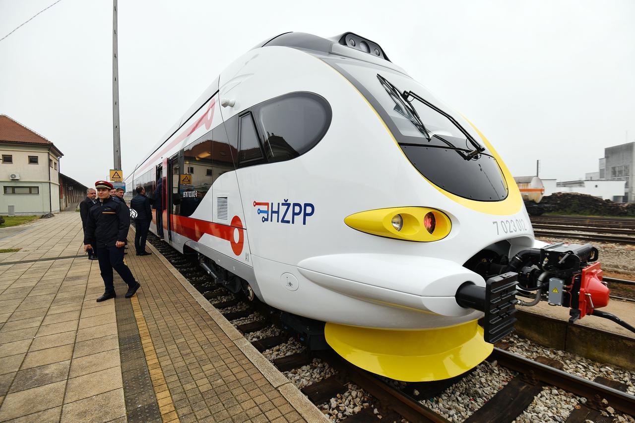 Na Željezničkom kolodvoru Varaždin u promet je pušten novi dizel-motorni vlak tvrtke Končar