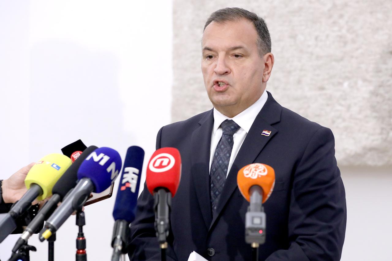 Zagreb: Ministar Beroš o slučajevima trovanja