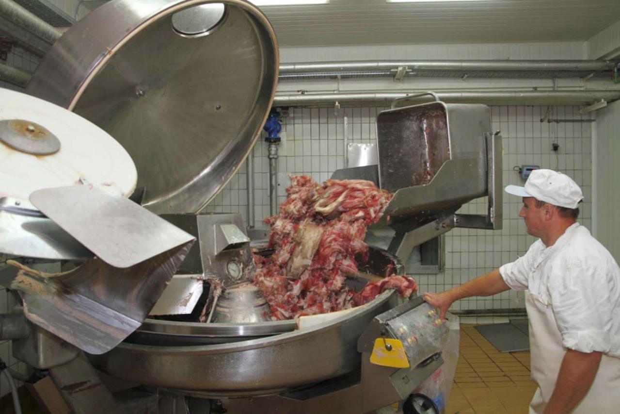 '07.09.2010., Ivanec - Za preradu se koristi meso iz uvoza iz Europe i Juzne Amerike. Photo: Ljiljana Risek/VLM'