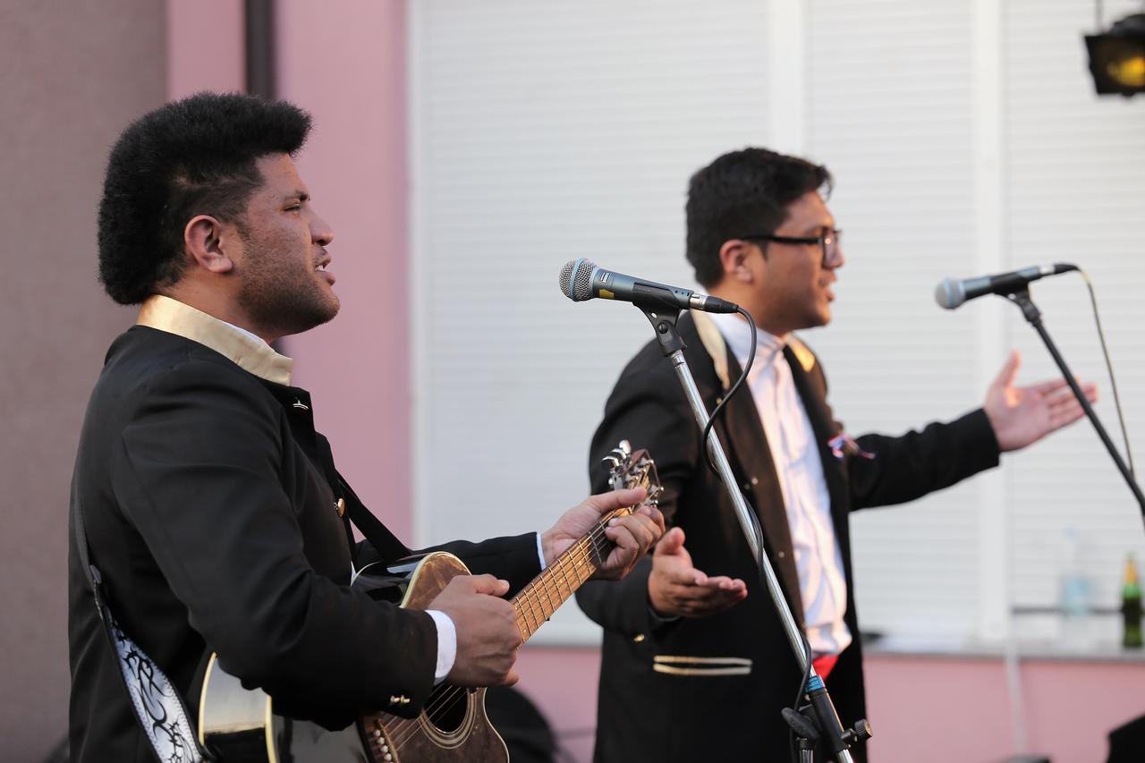 Braća sa Novog Zelanda koji pjevaju Hrvatske pjesme