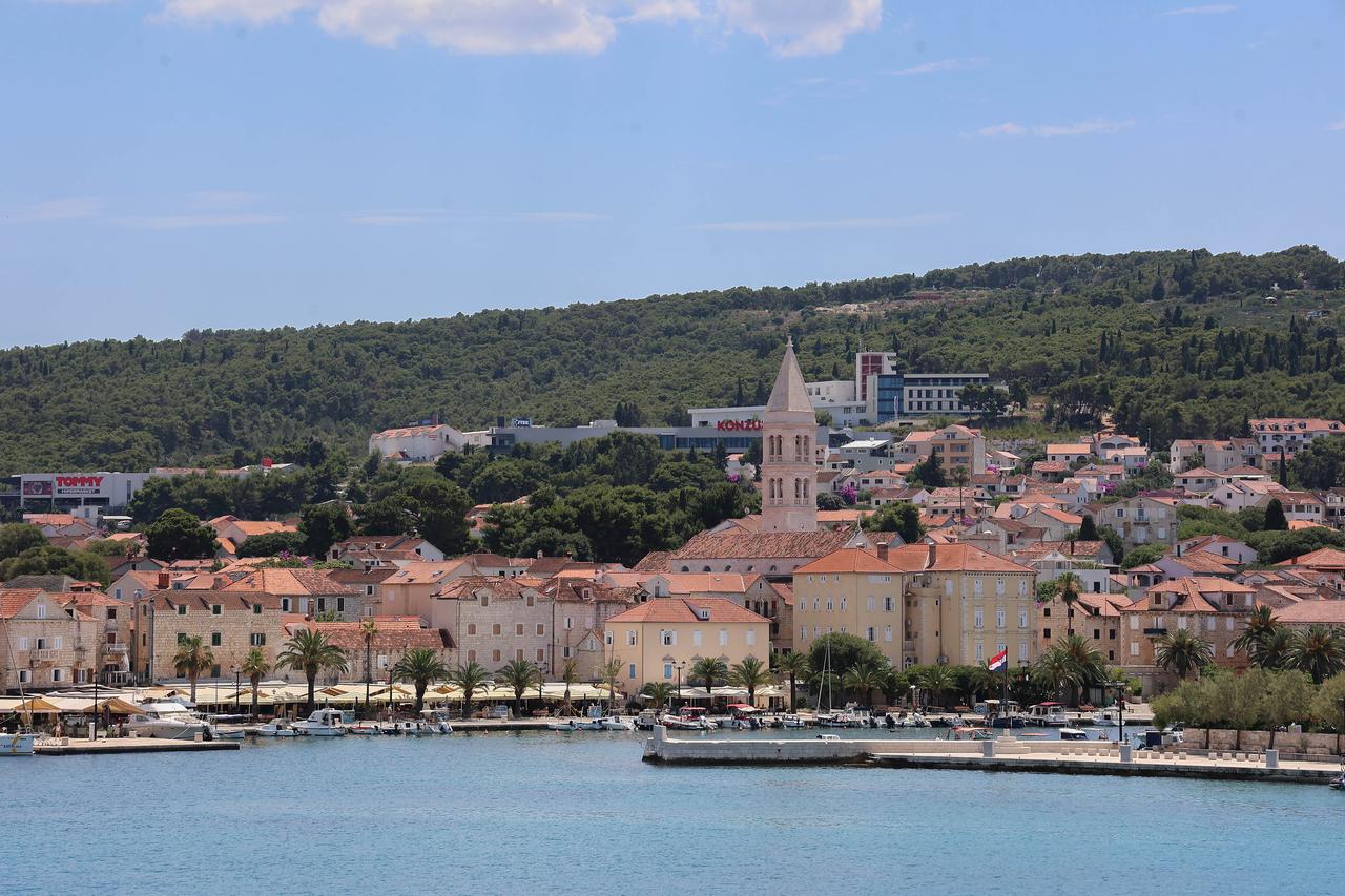 Supetar: Turistička patrola i Večernjakove zvjezdice