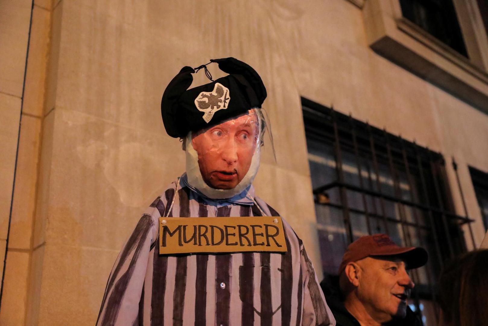 An effigy of Russian President Vladimir Putin is pictured during a candlelight vigil in front of the Russian embassy on the one year anniversary of the Russian invasion of Ukraine, in New York City, New York, U.S. February 23, 2023. REUTERS/Irynka Hromotska NO RESALES. NO ARCHIVES Photo: Stringer/REUTERS
