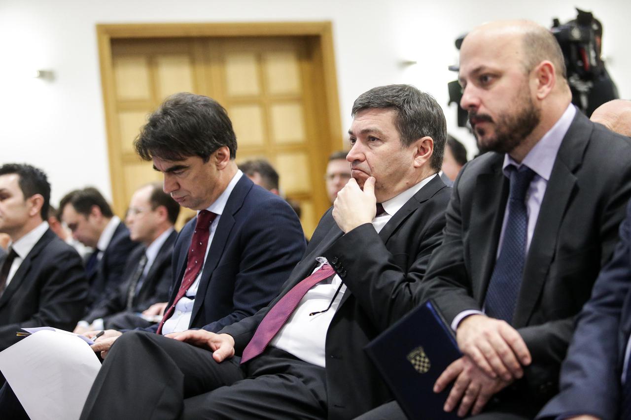 23.01.2015., Zagreb - U Ministarstvu znanosti, obrazovanja i sporta odrzano je predstavljanje OECD-ova izvjestaja  Pregled inovacijske politike u Republici Hrvatskoj.  Branko Grcic , Vedran Mornar , Gordan Maras. 