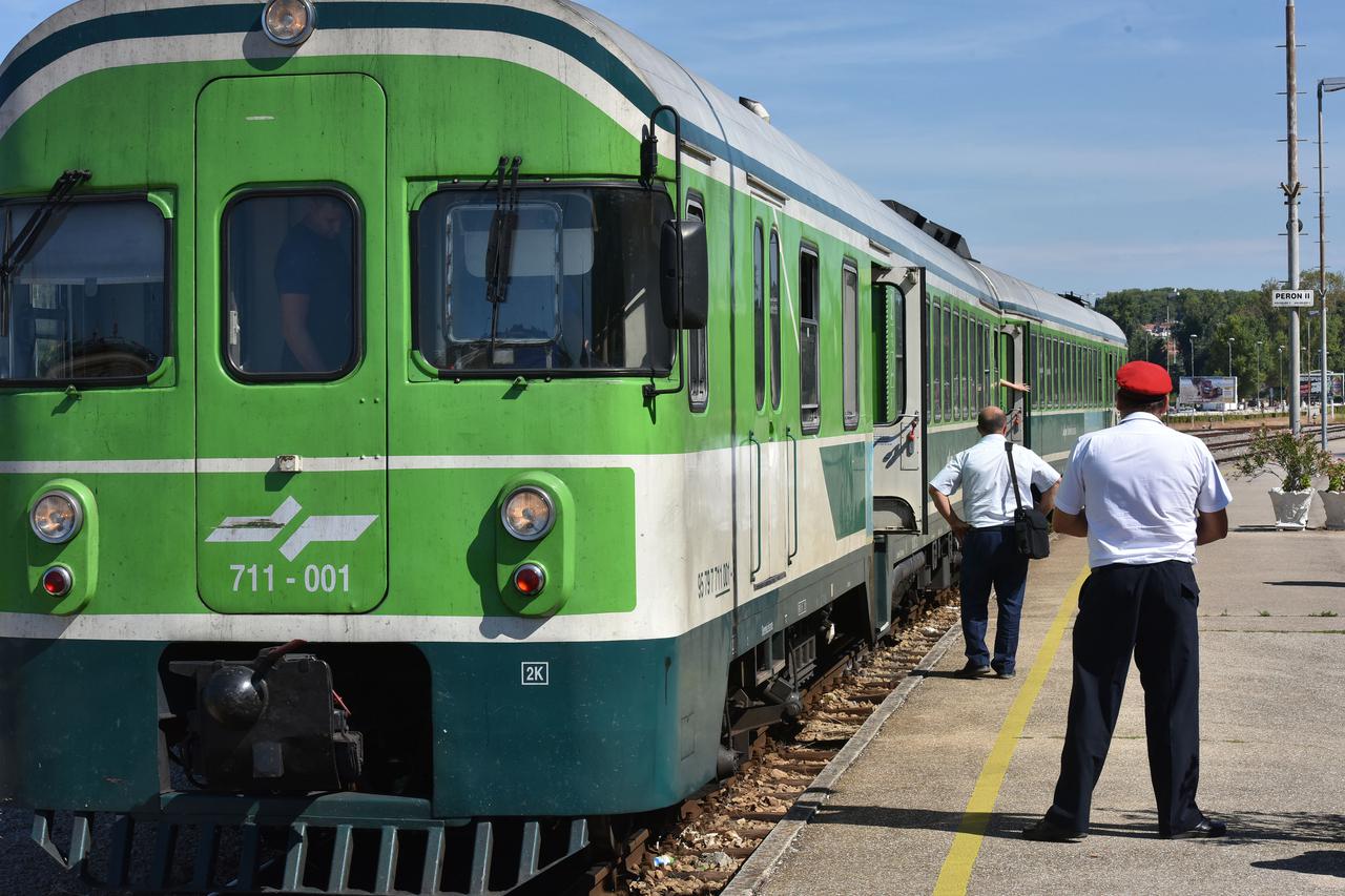 Kupnja karte u vlaku postao je problem