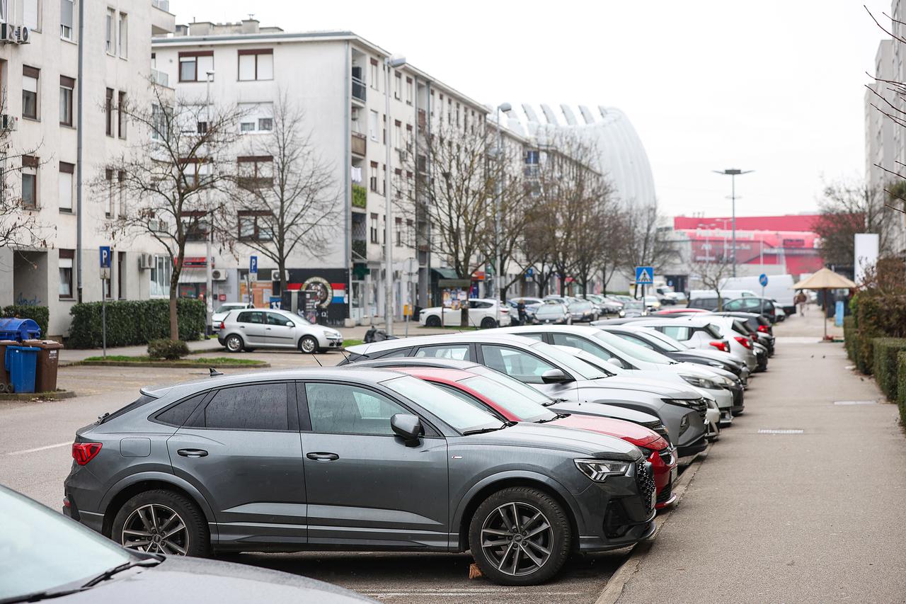 Zagreb: Naplata parkiranja na Laništu