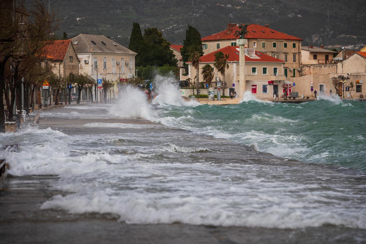 Split: Zbog jakog juga otkazane linije prema otocima