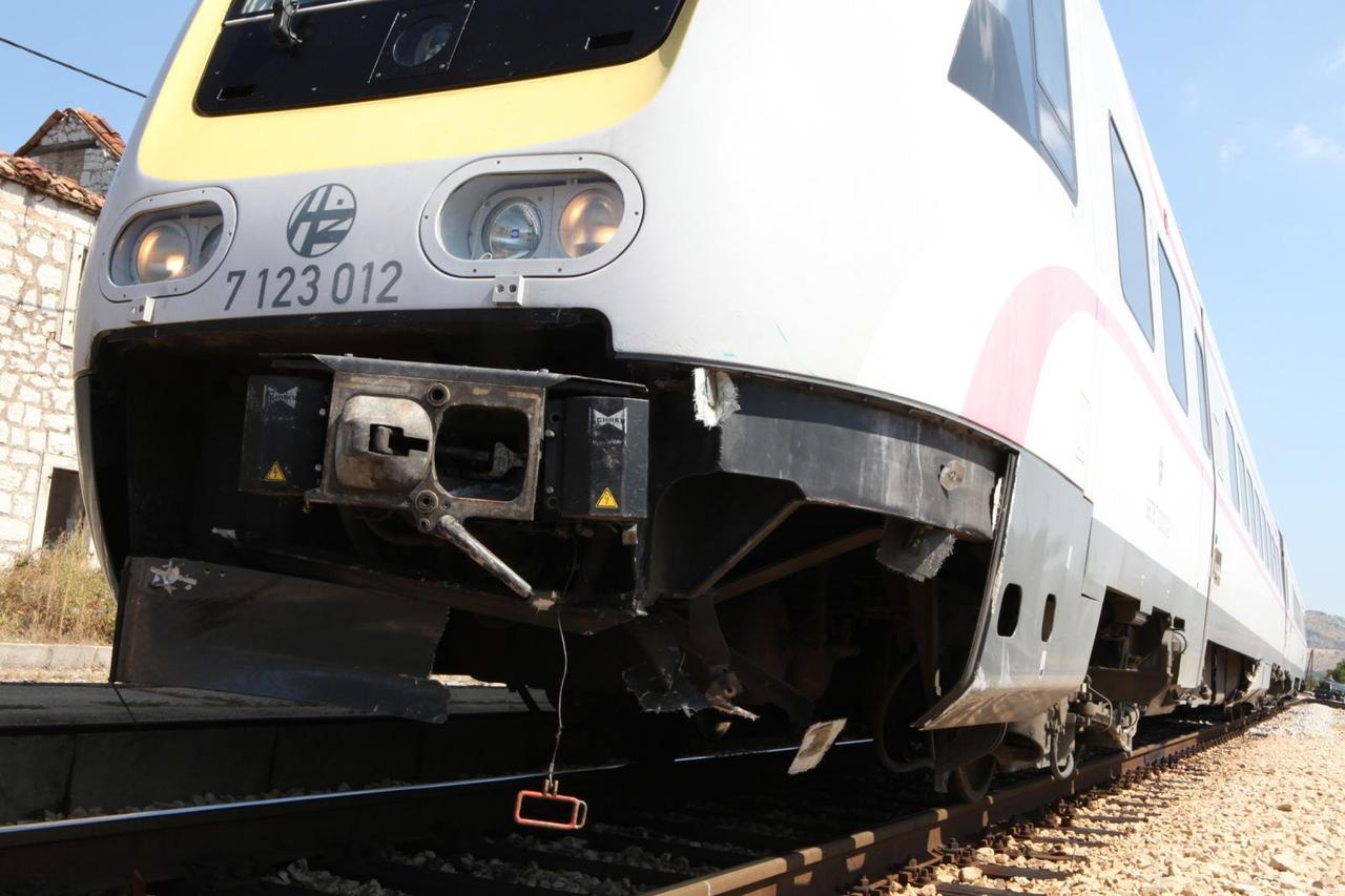 Vlak -automobil Primorski Dolac