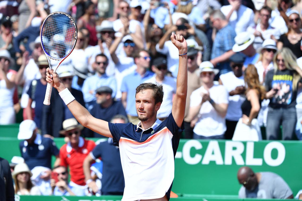 Monte Carlo: Medvjedev izbacio ?okovi?a u1/4 finalu Mastersa 1000 i sprije?io srpsko polufinale