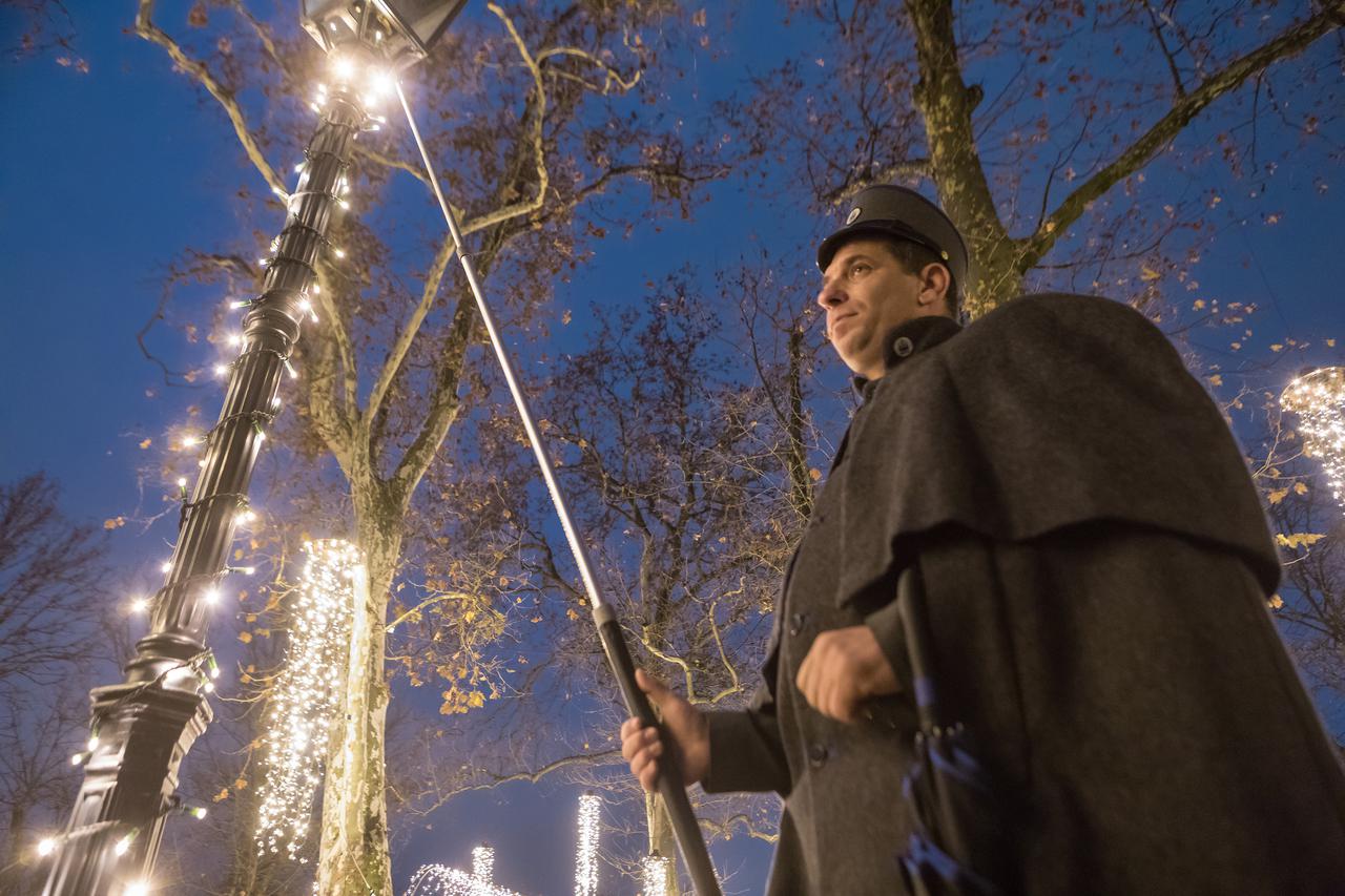 Zagreb je jedini grad na svijetu čija se plinska rasvjeta pali ručno, a pale ju nažigači