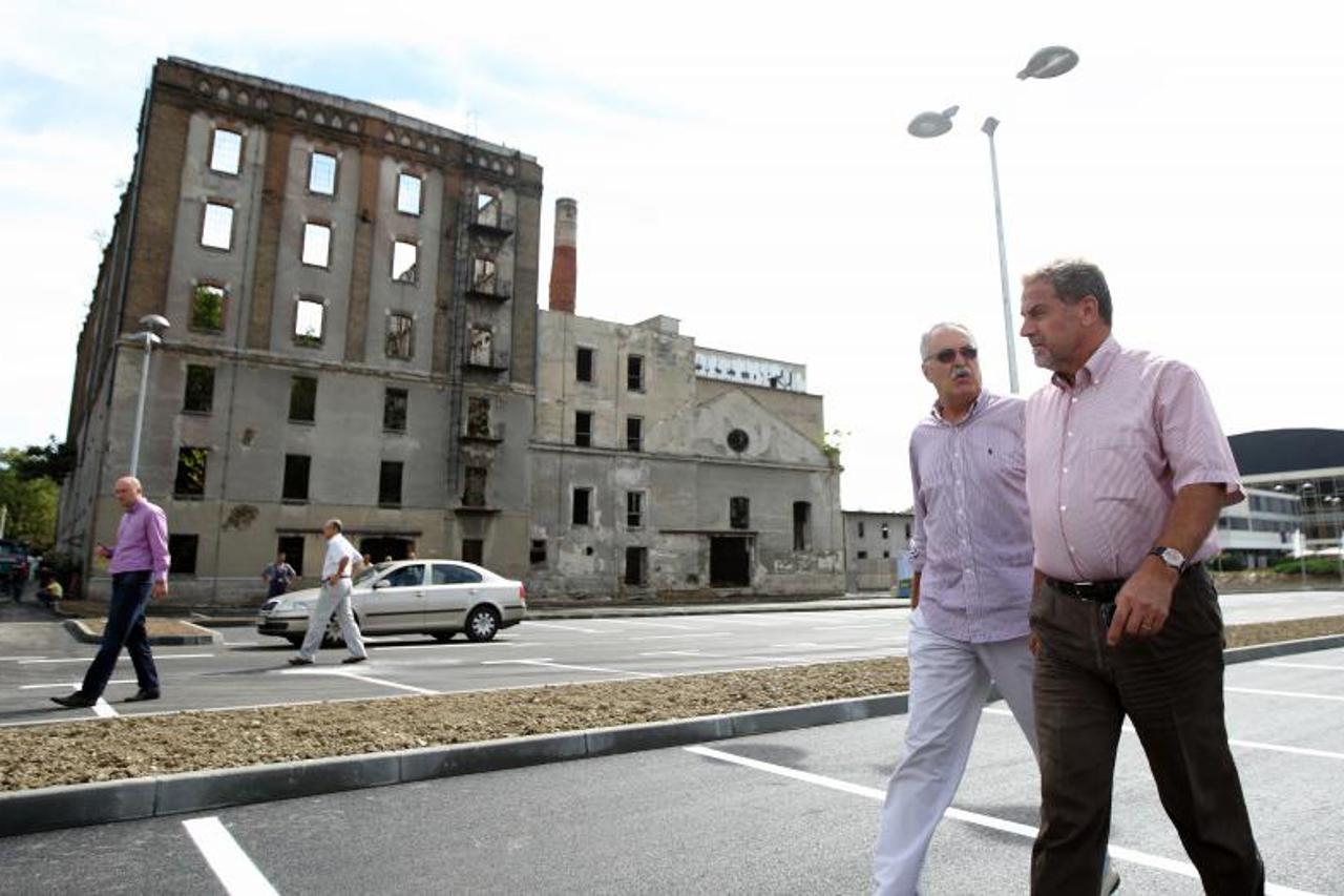 parkiralište, paromlin (1)