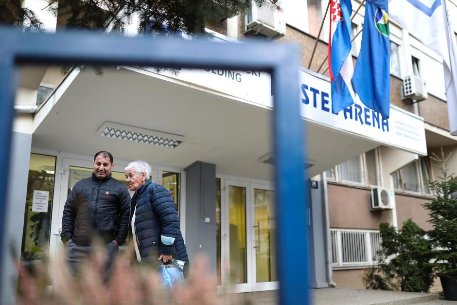 Zagreb: Stanari Hostela Arena već 2 godine čekaju obnovu svojih stanova koji su stradali u potresu