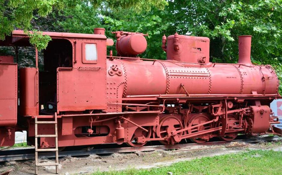 Slavonski Brod, Obnova stare lokomotive koju ce Holding Djuro Djakovic ustupiti Gradu i gradskoj Turistickoj zajednici kao jedan od eksponata za buduci Tehnicki muzej industrijske bastine