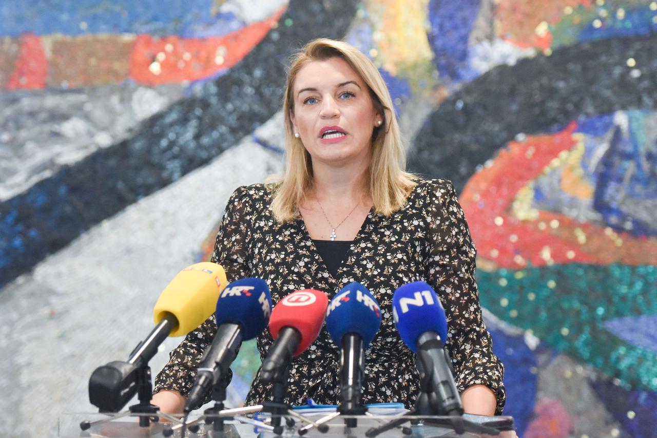 Zagreb: Ministrica Brnjac održala konferenciju nakon sastanka s predstavnicima turističkog sektora