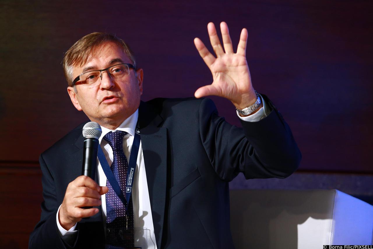 Zagreb: Bolje obrazovanje, bolja Hrvatska, panel "Možemo li postati Singapur"