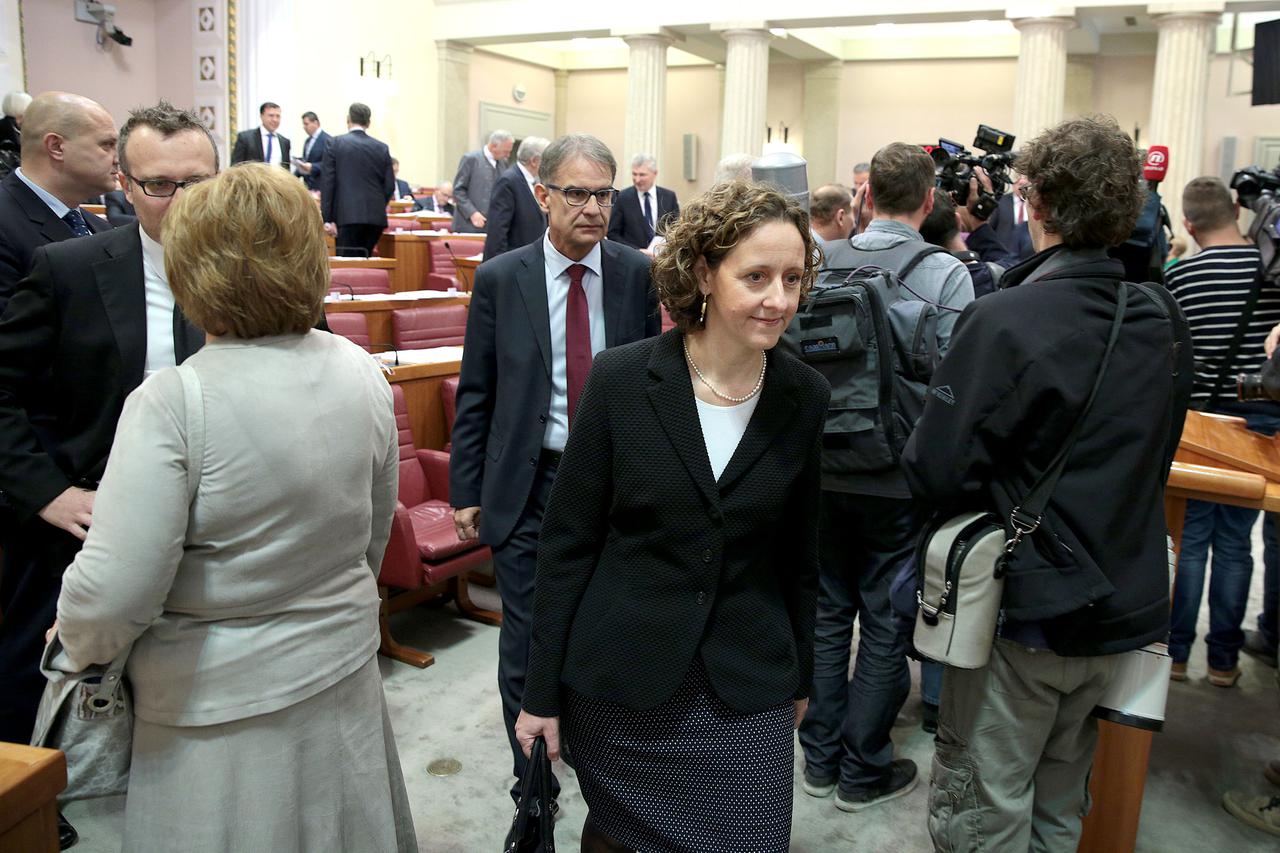 Nina Obuljen