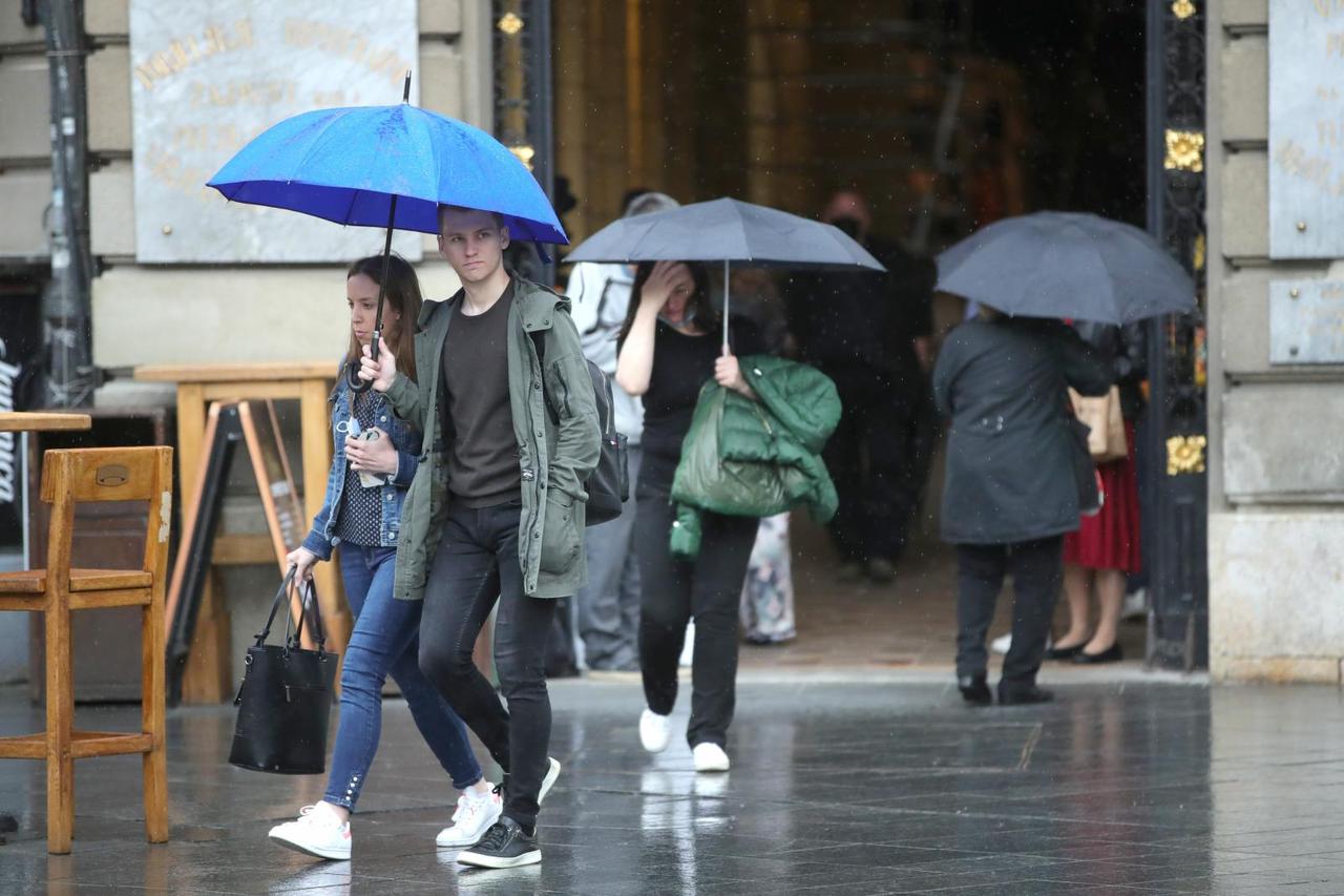 Zagreb: Kratkotrajna kiša osvježila je centar grada