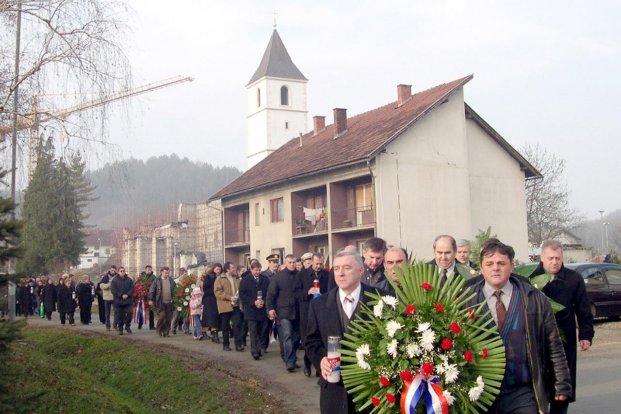 'unu - 080111- vocin  - zgrada koju je crkva srusila nakon stoje kupila zemljisne parcele u lipnju prosle godine od dvije vlasnice  snimio maja santosi /pixsell'