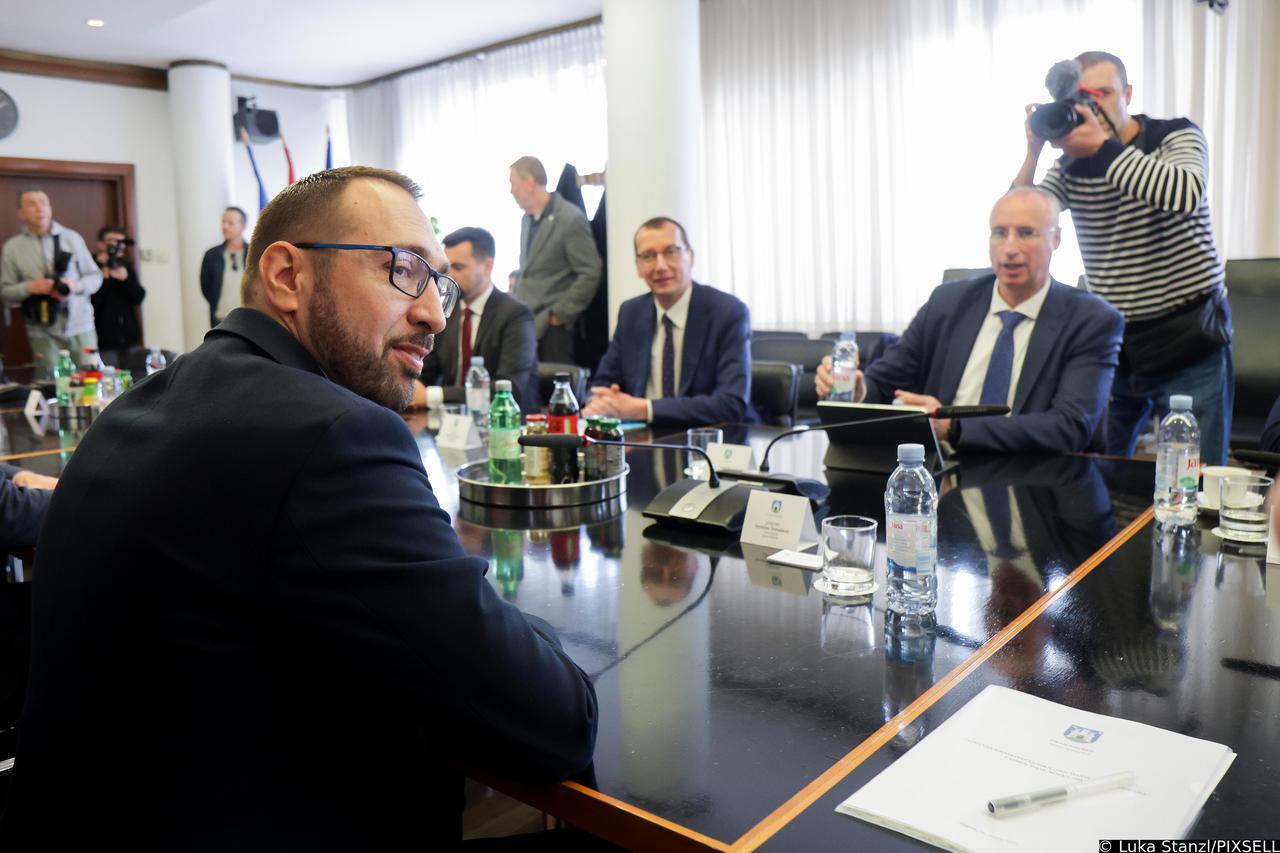 Zagreb: Sastanak Inicijative 4 grada u Gradskoj upravi
