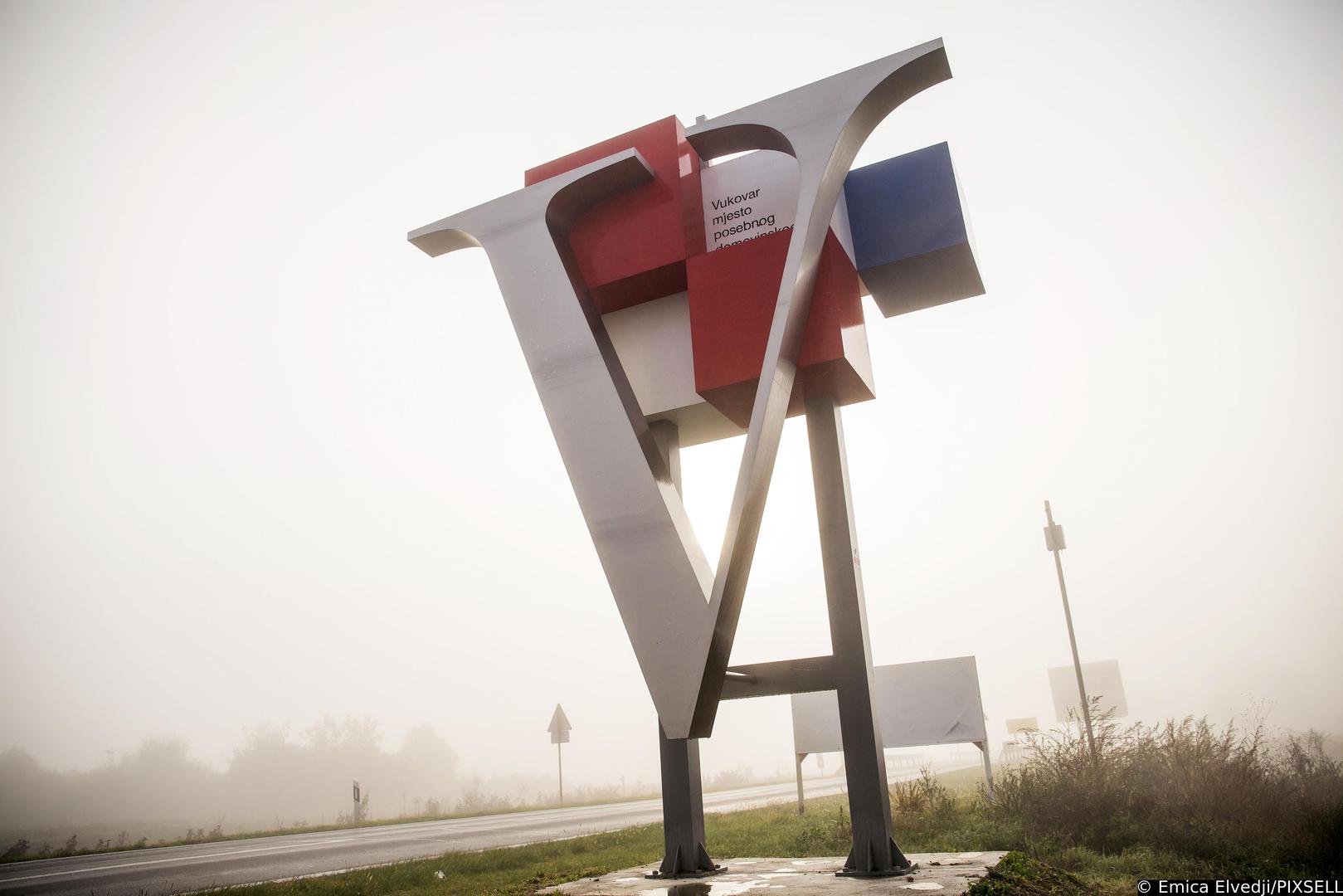 28.10.2021., Vukovar - Vukovar-mjesto posebnog domovinskog pijeteta. Blizi se 30. godisnjica okupacije Vukovara i suzivot se polako vraca u ovaj grad iako su ratne rane jos uvijek prisutne. U samom centru grada vidljivi su kontrasti obnovljenih i neobnovljenih zgrada. 
