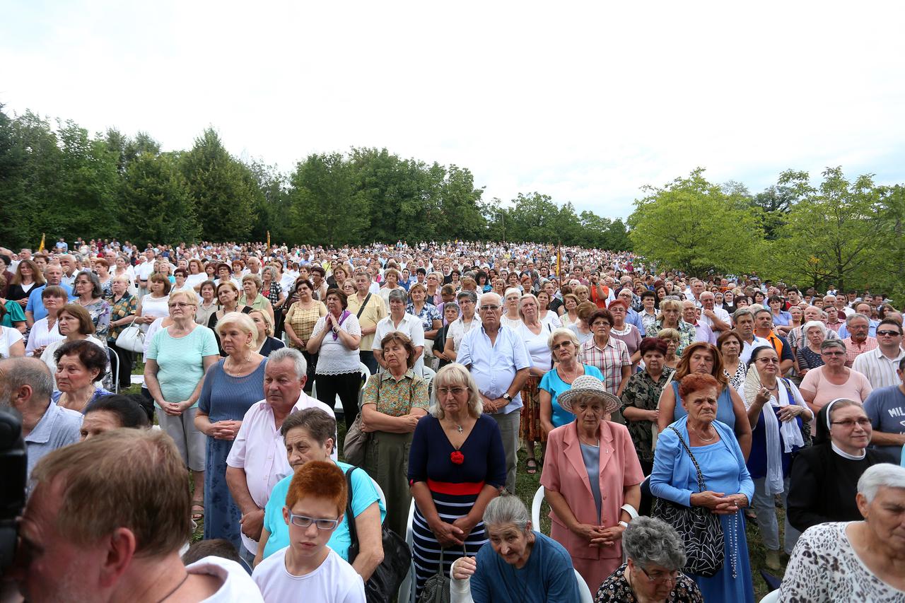  Kardinal Josip Bozanic predvodio je misno slavlje povodom blagdana Velike Gospe u marijanskom svetistu Majke Bozje Remetske u Remetama