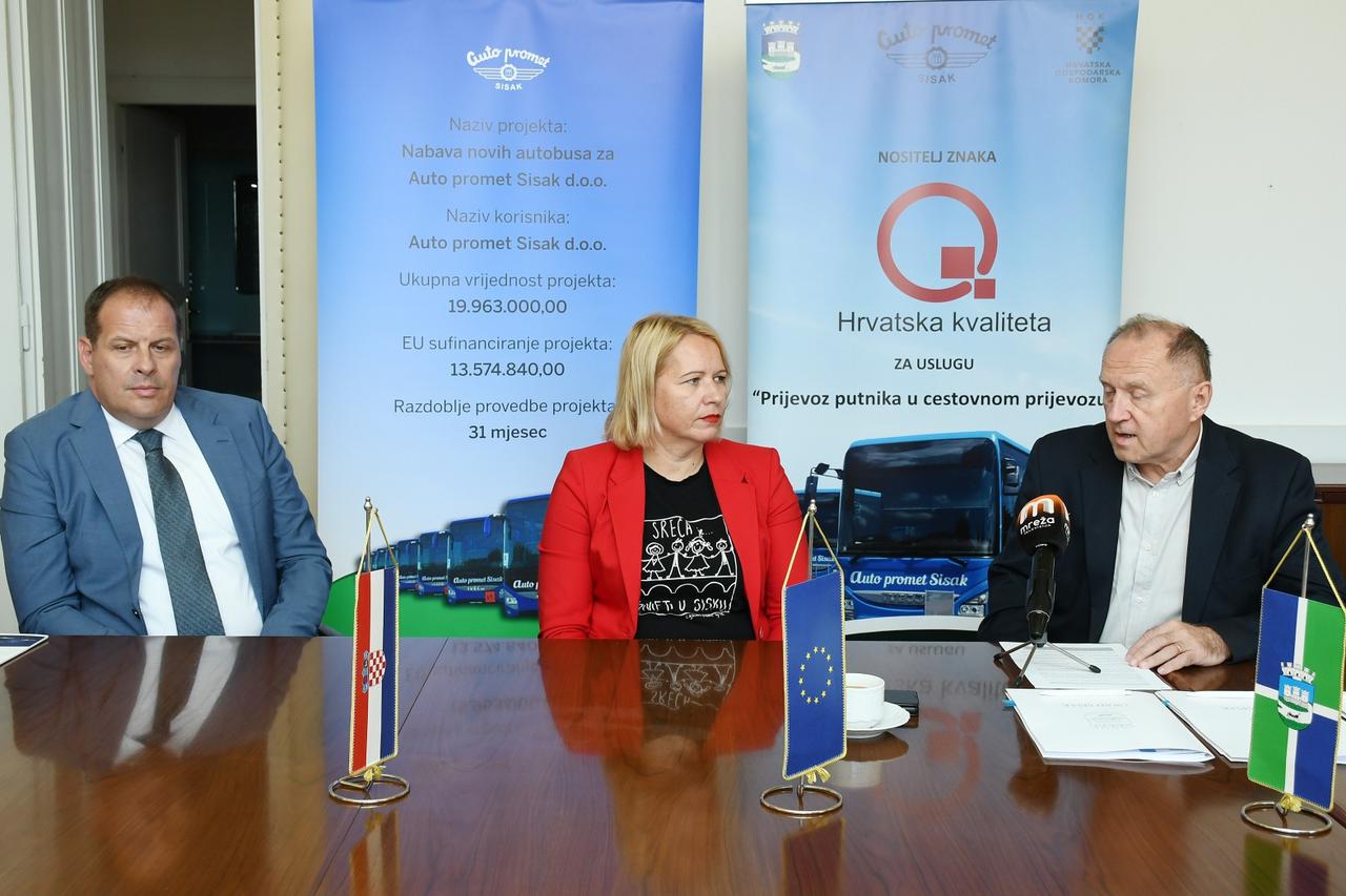 U Sisku potpisani ugovori o nabavi novih devet autobusa