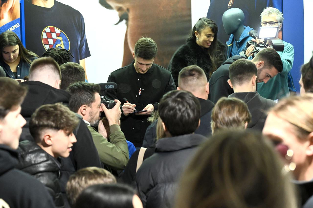 Zagreb: Igraci Dinama na druzenju s navijacima