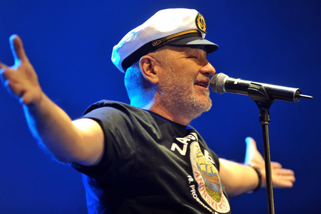 '18.12.2010., Arena Zagreb, Zagreb - Koncert Djordje Balasevic i Panonska mornarica Tour 2010.  Photo: Goran Stanzl/PIXSELL'