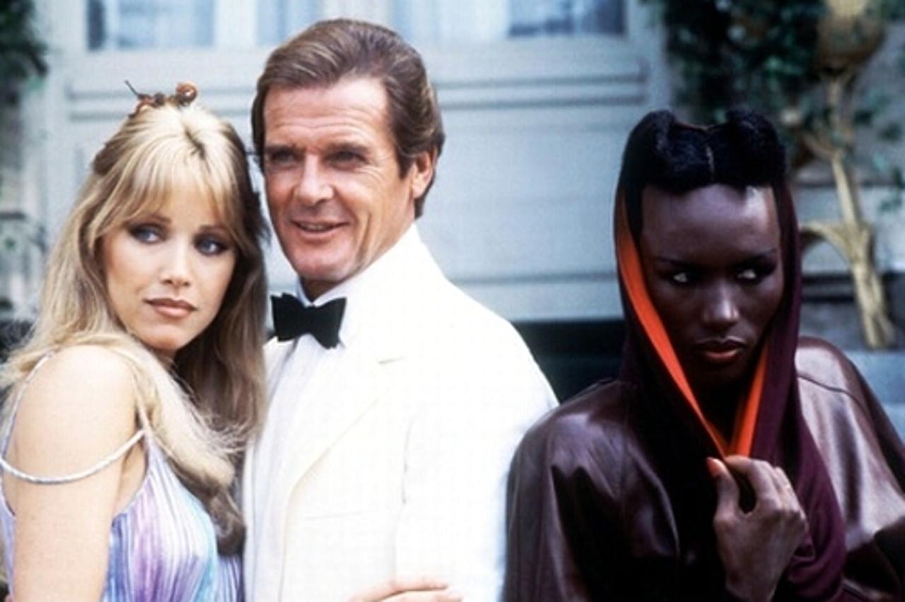 James Bond (1)
