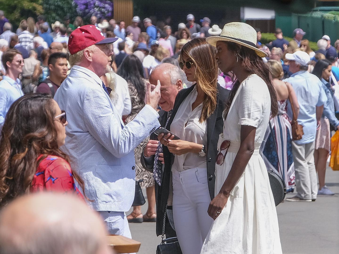 Nekadašnji njemački as tada nije htio komentirati jesu li u vezi, no čini da se njihov zajednički posjet turniru u Wimbledonu više ne ostavlja ikakvu sumnju u to da se između njih nešto zbiva.