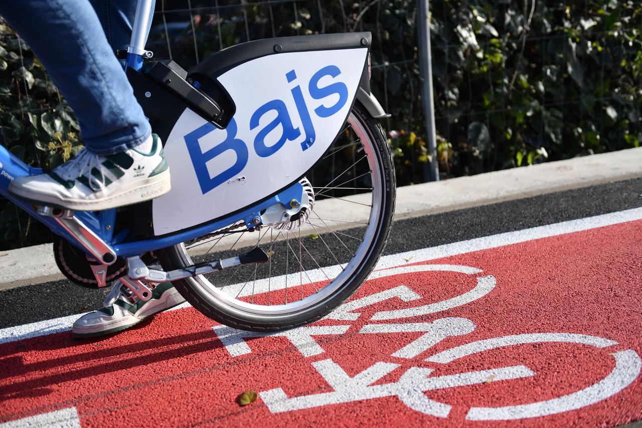 Zagreb: Sebastian Hleb iz Sindikata biciklista isprobao je novu biciklističku stazu