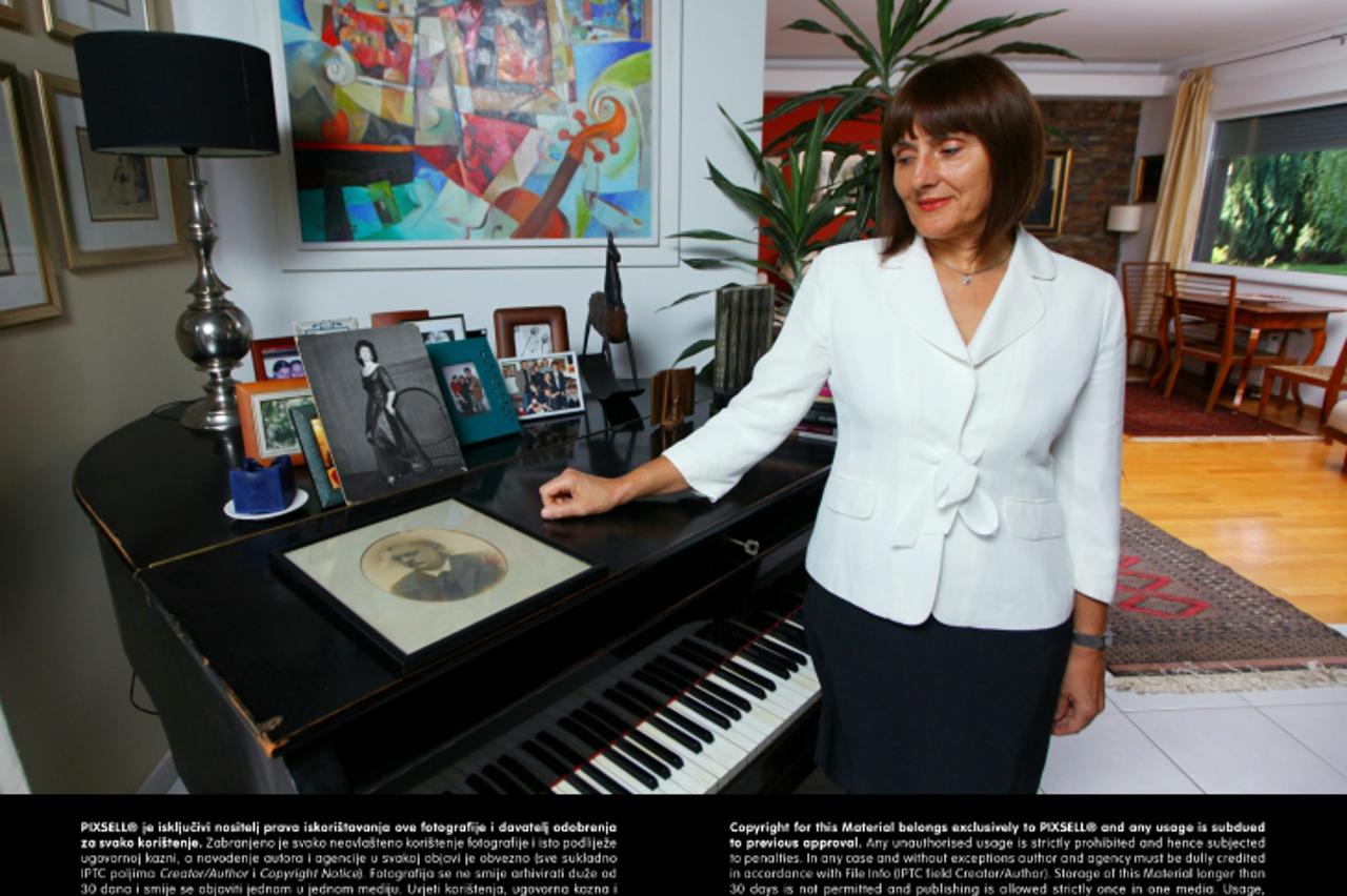 '30.08.2013., Zagreb - Maja Strozzi, kci najsvestranijeg kazalisnog umjetnika u hrvatskoj povijesti Tita Strozzija i prvakinje Drame HNK-a u Zagrebu Elize Gerner-Strozzi te majka glumice Dore Fister T