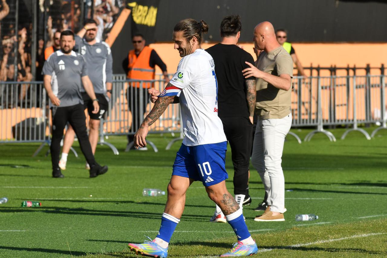 Šibenik: Marko Livaja dobio izravni crveni karton u susretu Hajduka i Šibenika